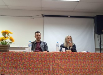 Na foto o professor Fabio Zeneratti e a convidada professora Eliane Tomiasi Paulino, da UEL.