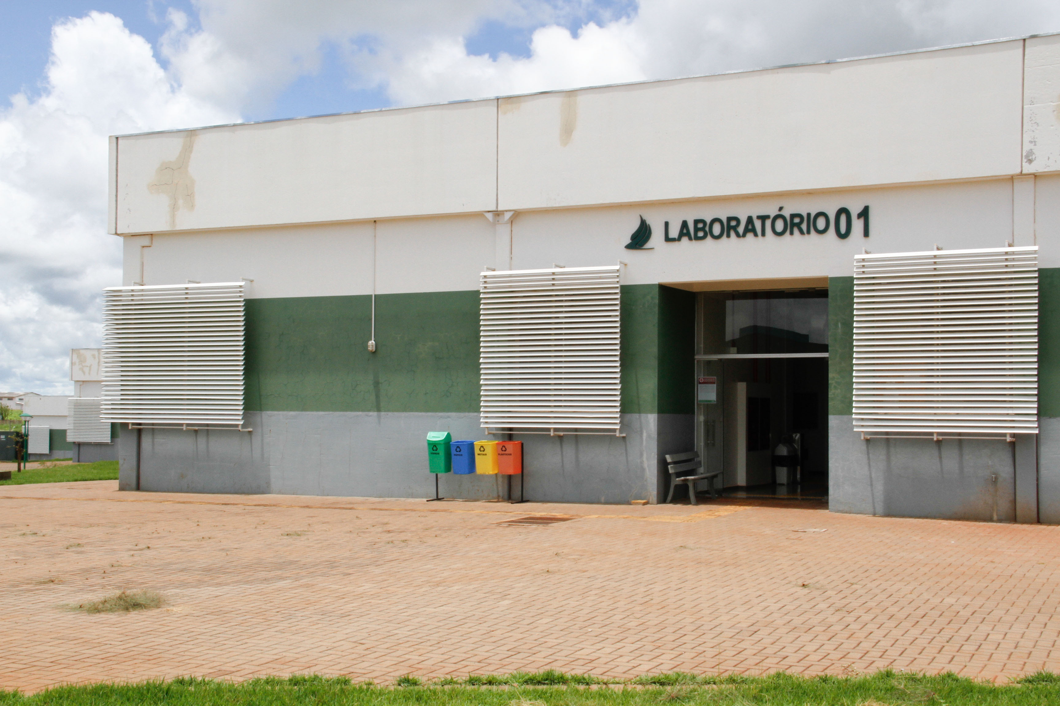 Laboratórios estão divididos em três prédios